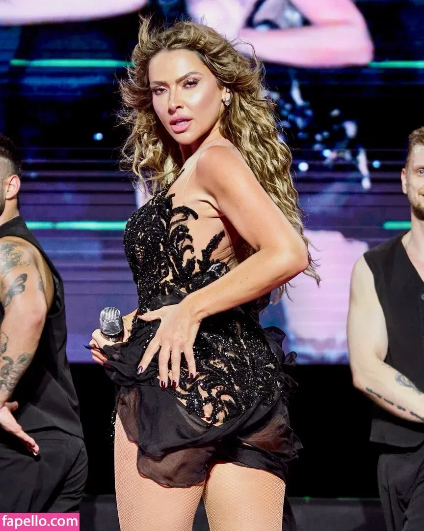 Hadise Onlyfans Photo Gallery 