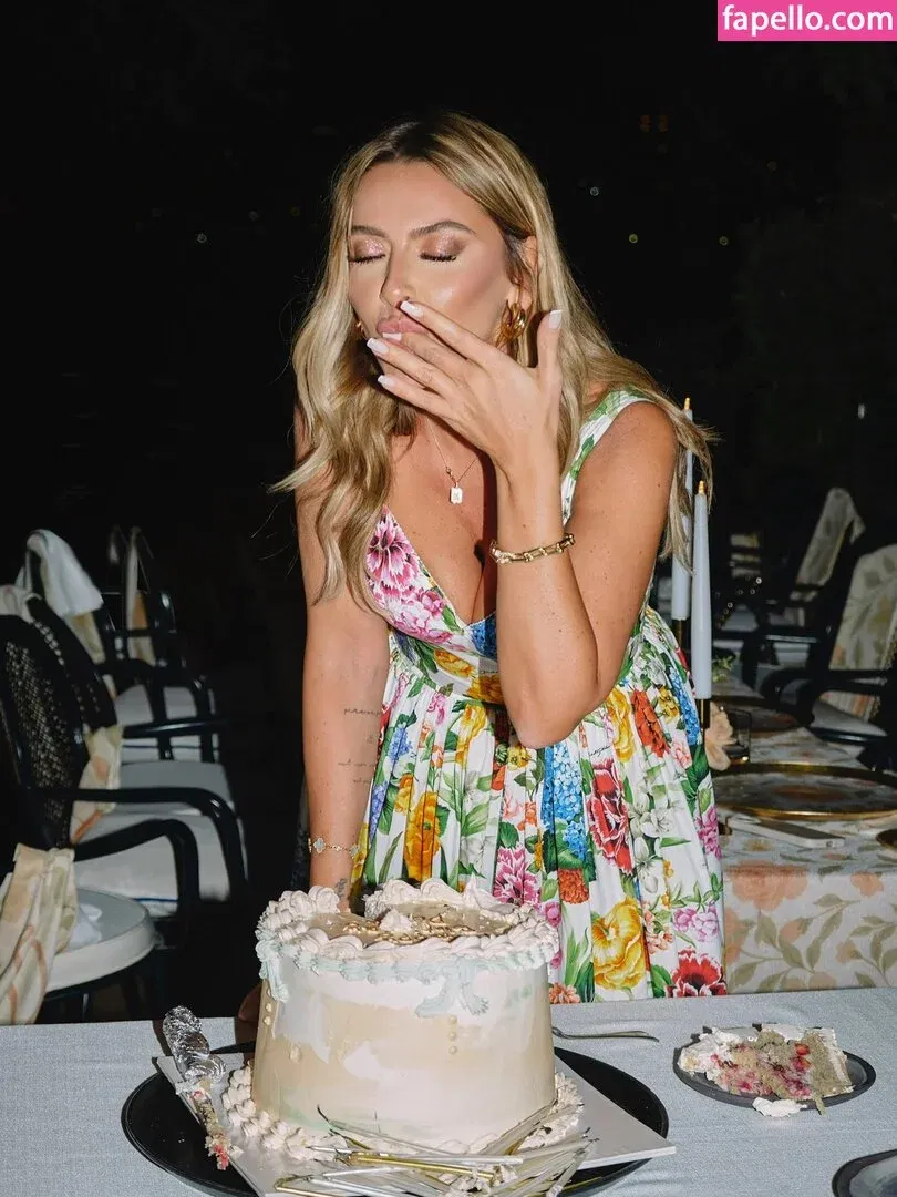 Hadise Onlyfans Photo Gallery 