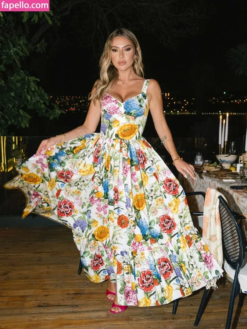 Hadise Onlyfans Photo Gallery 