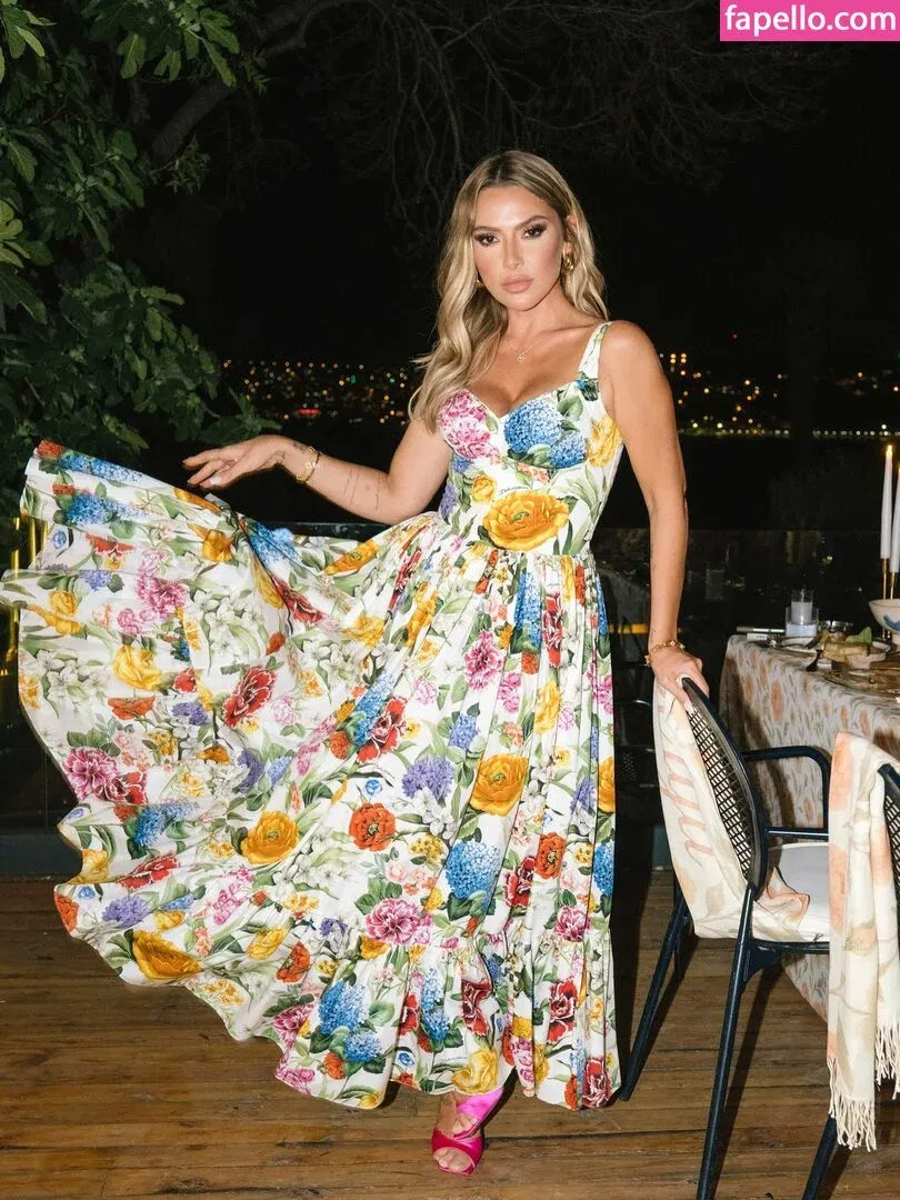 Hadise Onlyfans Photo Gallery 