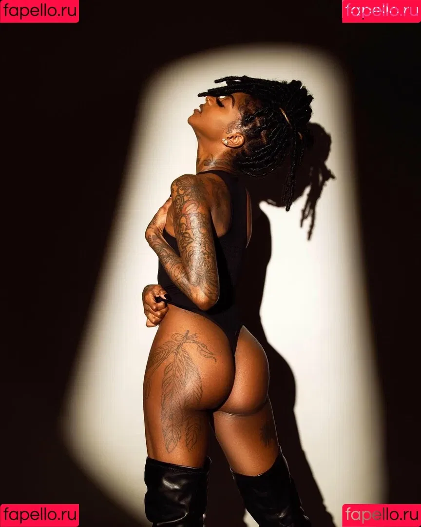 Zaria Linton Onlyfans Photo Gallery 