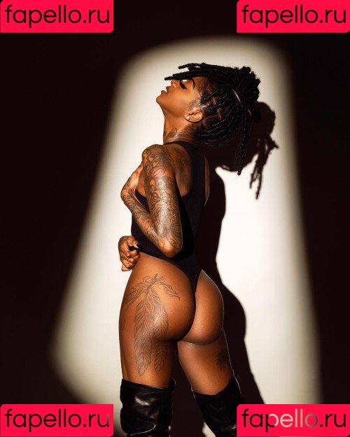 Zaria Linton Onlyfans Photo Gallery 