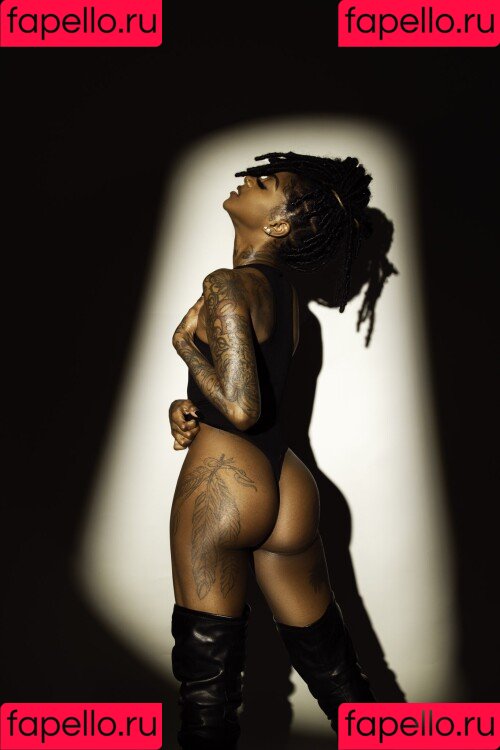 Zaria Linton Onlyfans Photo Gallery 