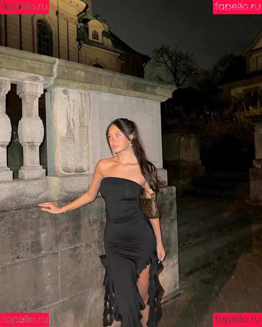 Sydney Ramolla Onlyfans Photo Gallery 