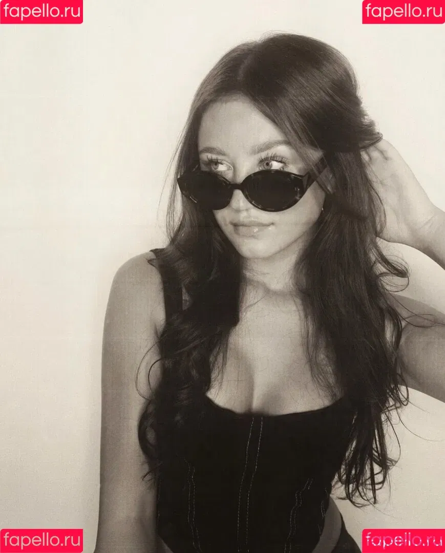 Sydney Ramolla Onlyfans Photo Gallery 