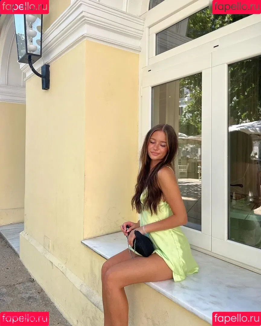 Sydney Ramolla Onlyfans Photo Gallery 
