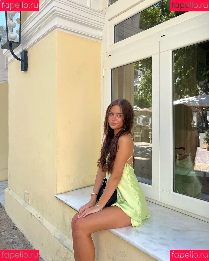 Sydney Ramolla Onlyfans Photo Gallery 