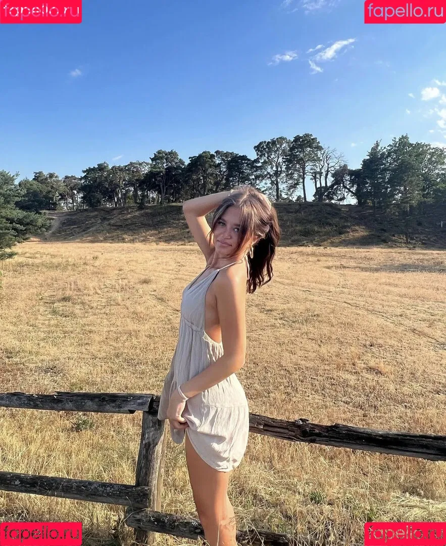 Sydney Ramolla Onlyfans Photo Gallery 