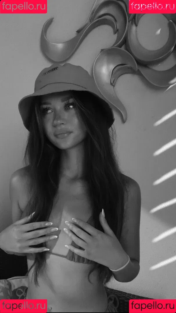 Sydney Ramolla Onlyfans Photo Gallery 