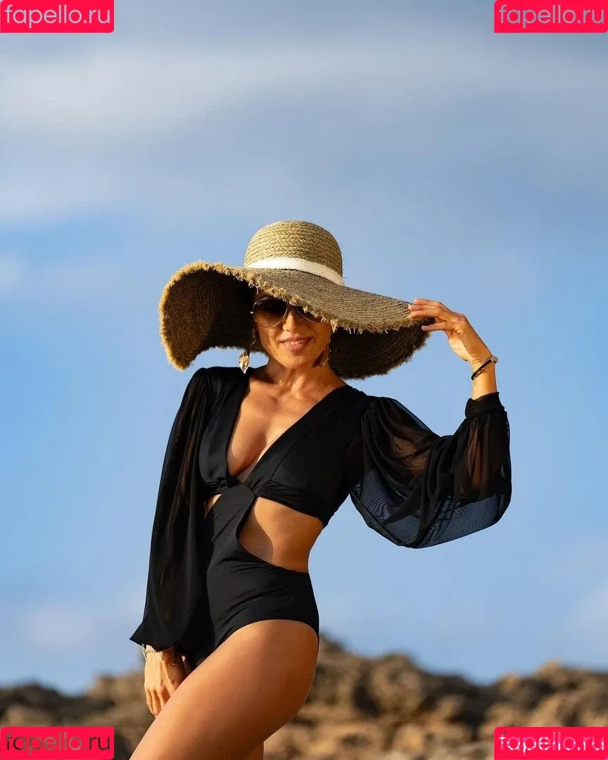 Nazan Eckes Onlyfans Photo Gallery 