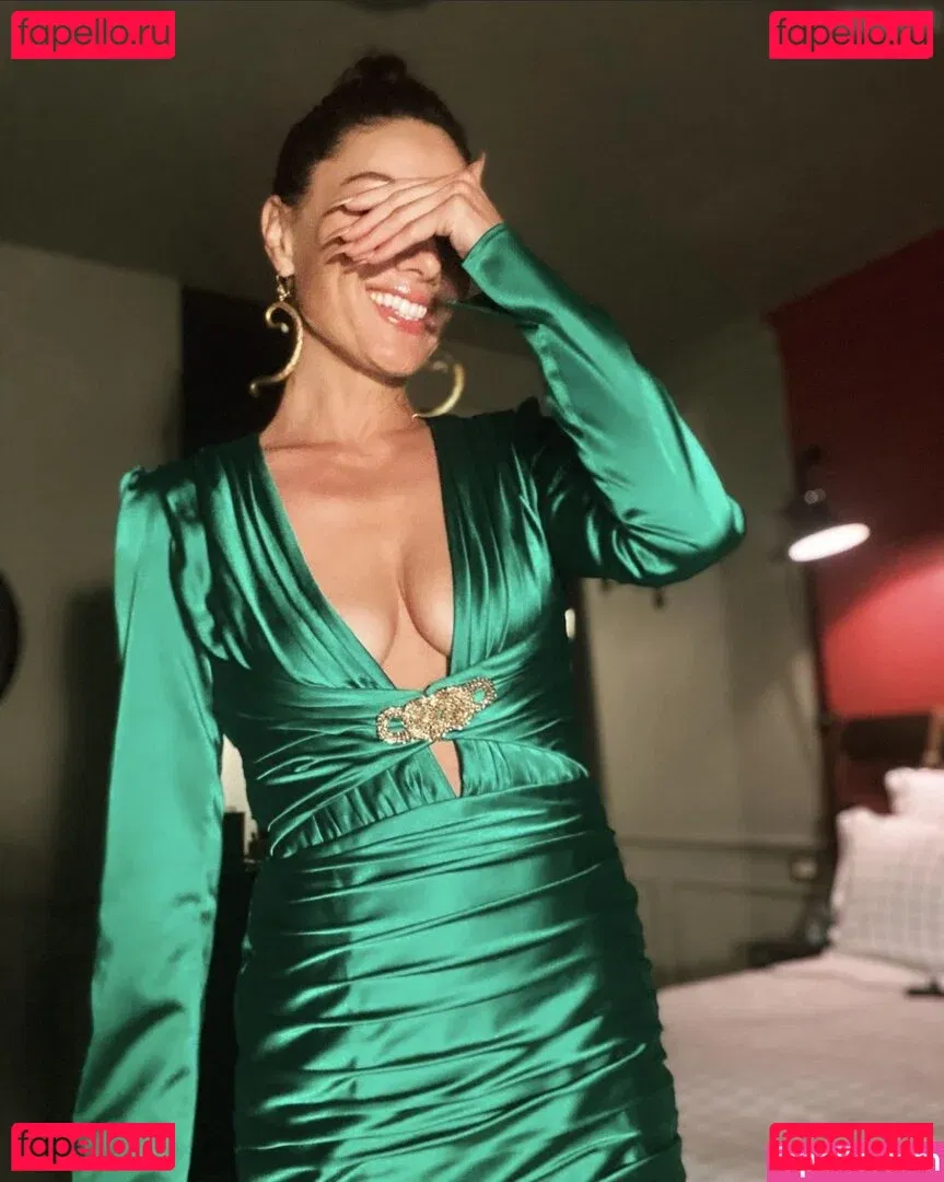 Nazan Eckes Onlyfans Photo Gallery 