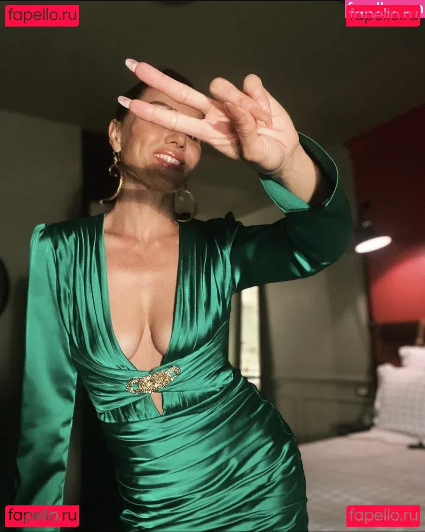 Nazan Eckes Onlyfans Photo Gallery 