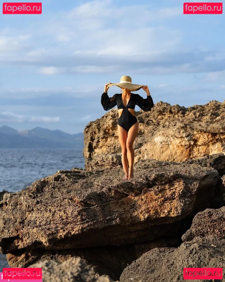 Nazan Eckes Onlyfans Photo Gallery 