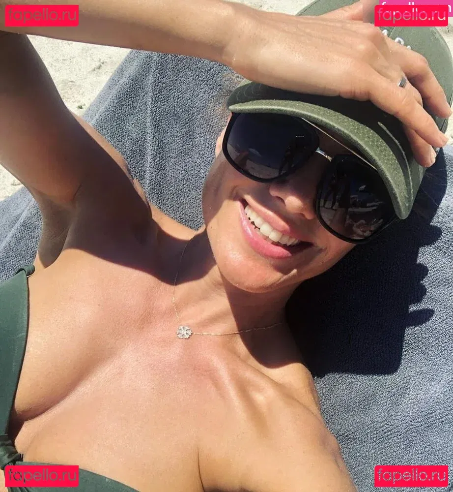 Nazan Eckes Onlyfans Photo Gallery 