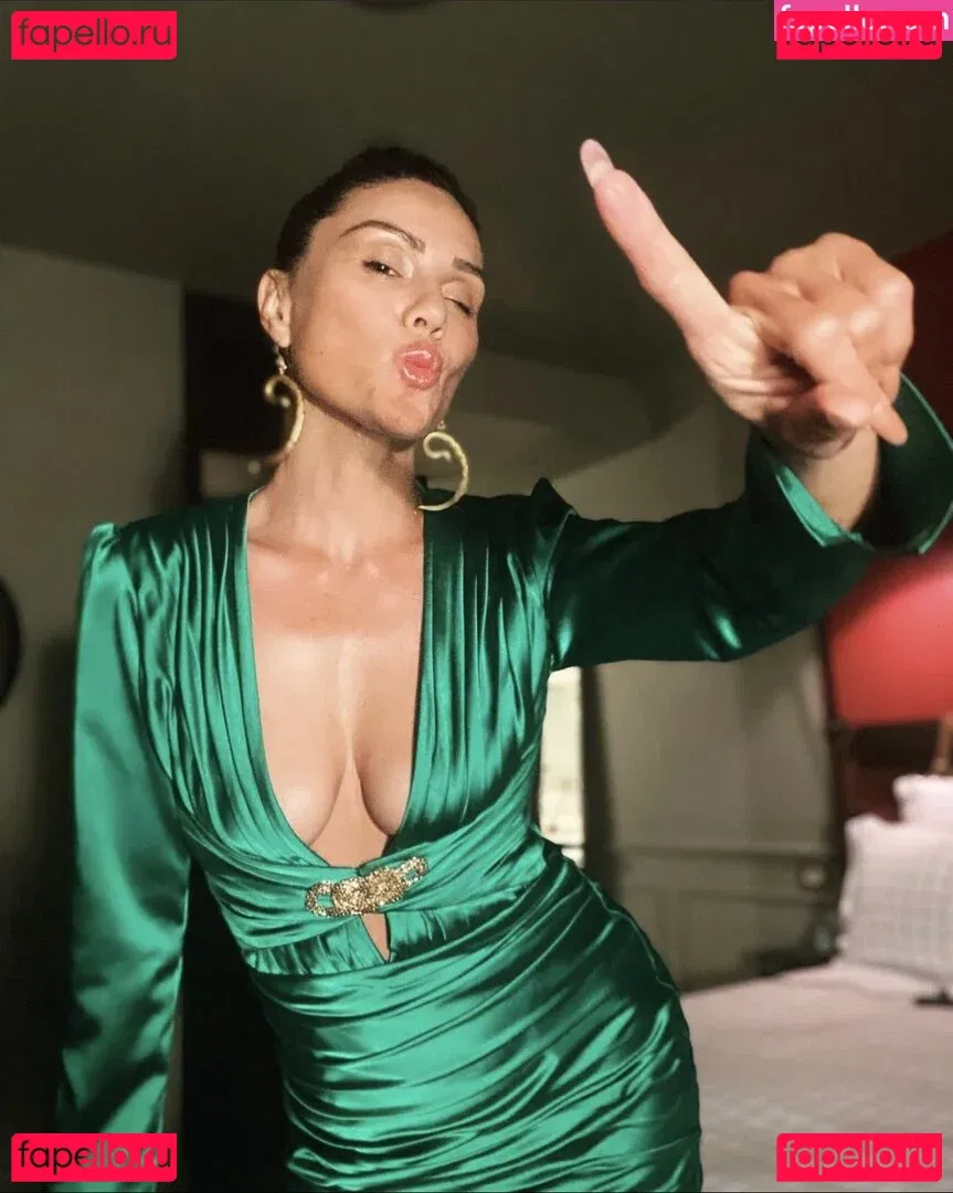 Nazan Eckes Onlyfans Photo Gallery 