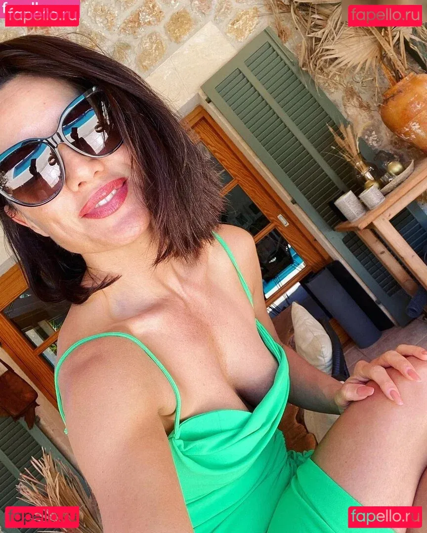 Nazan Eckes Onlyfans Photo Gallery 