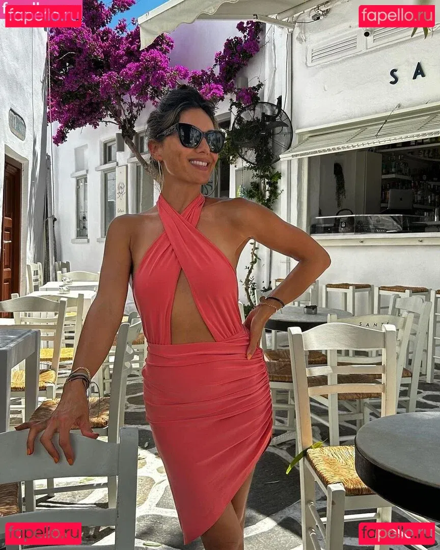 Nazan Eckes Onlyfans Photo Gallery 