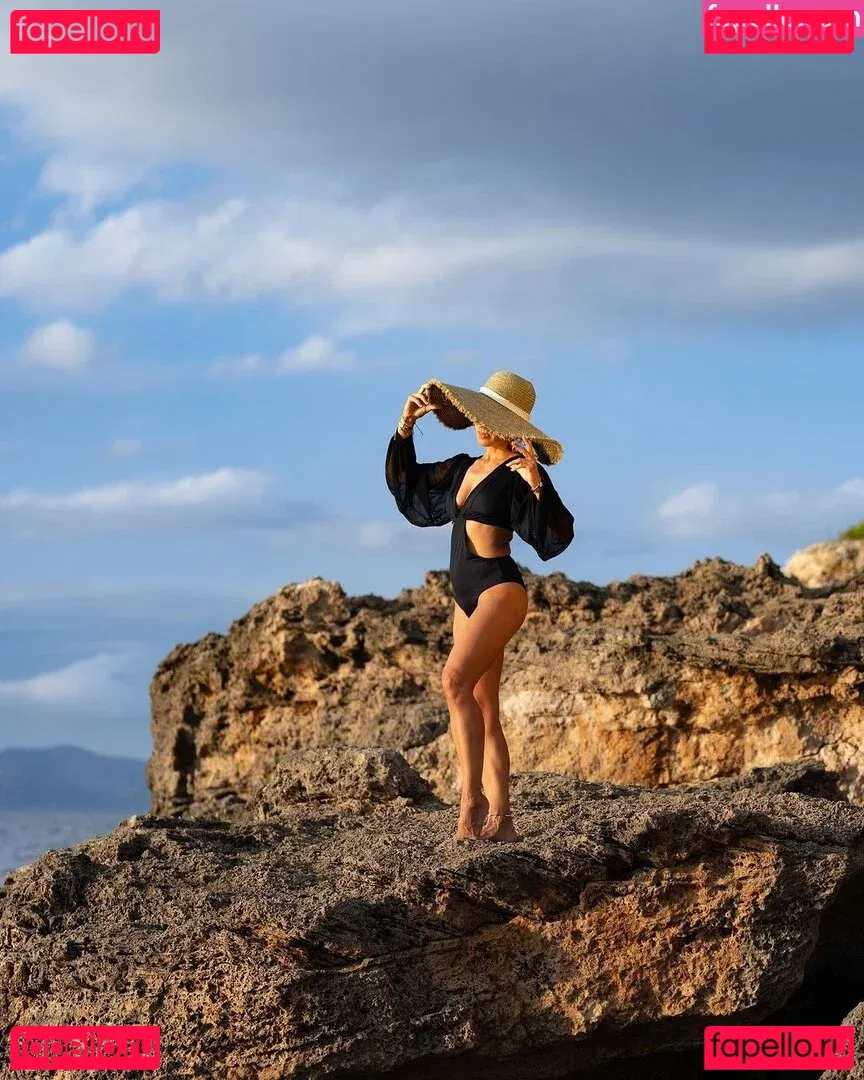 Nazan Eckes Onlyfans Photo Gallery 