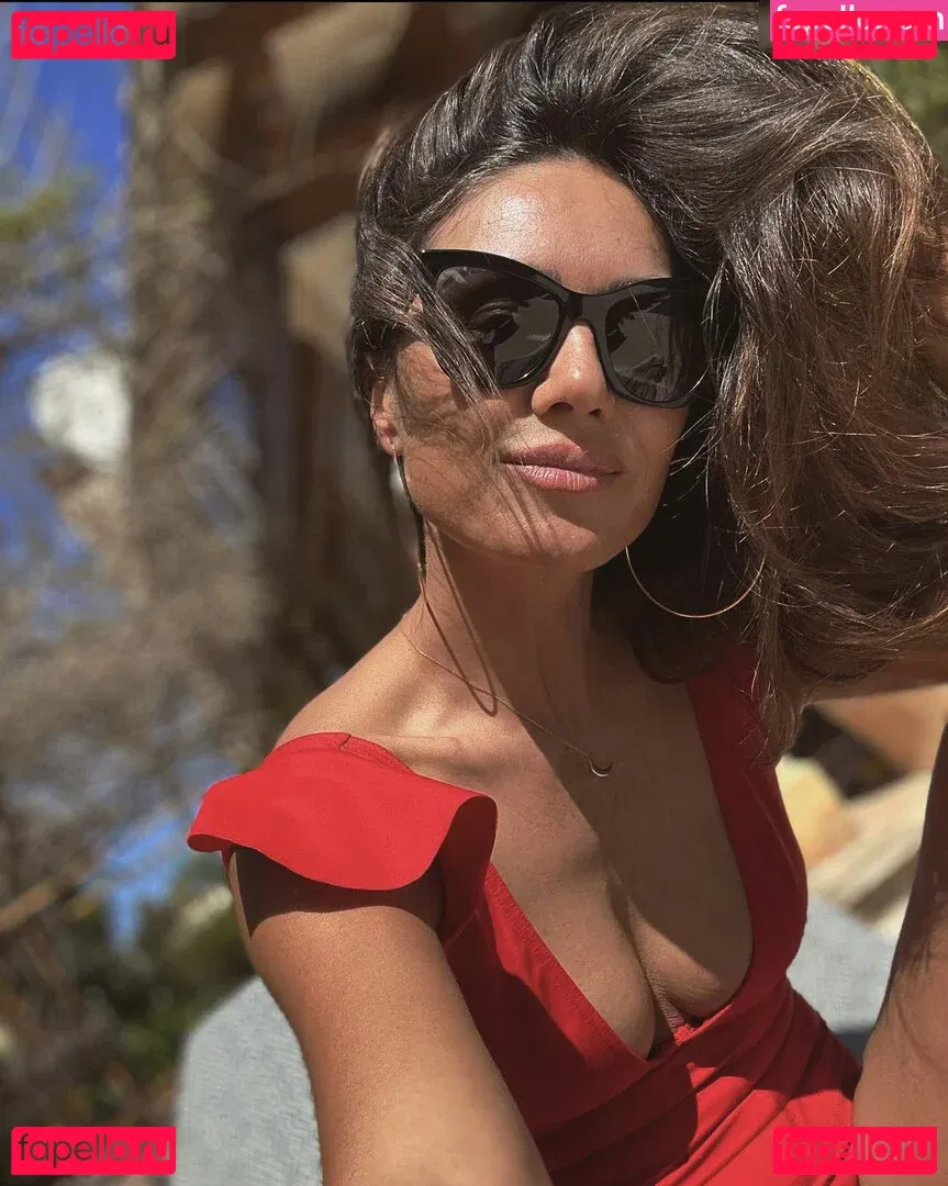 Nazan Eckes Onlyfans Photo Gallery 