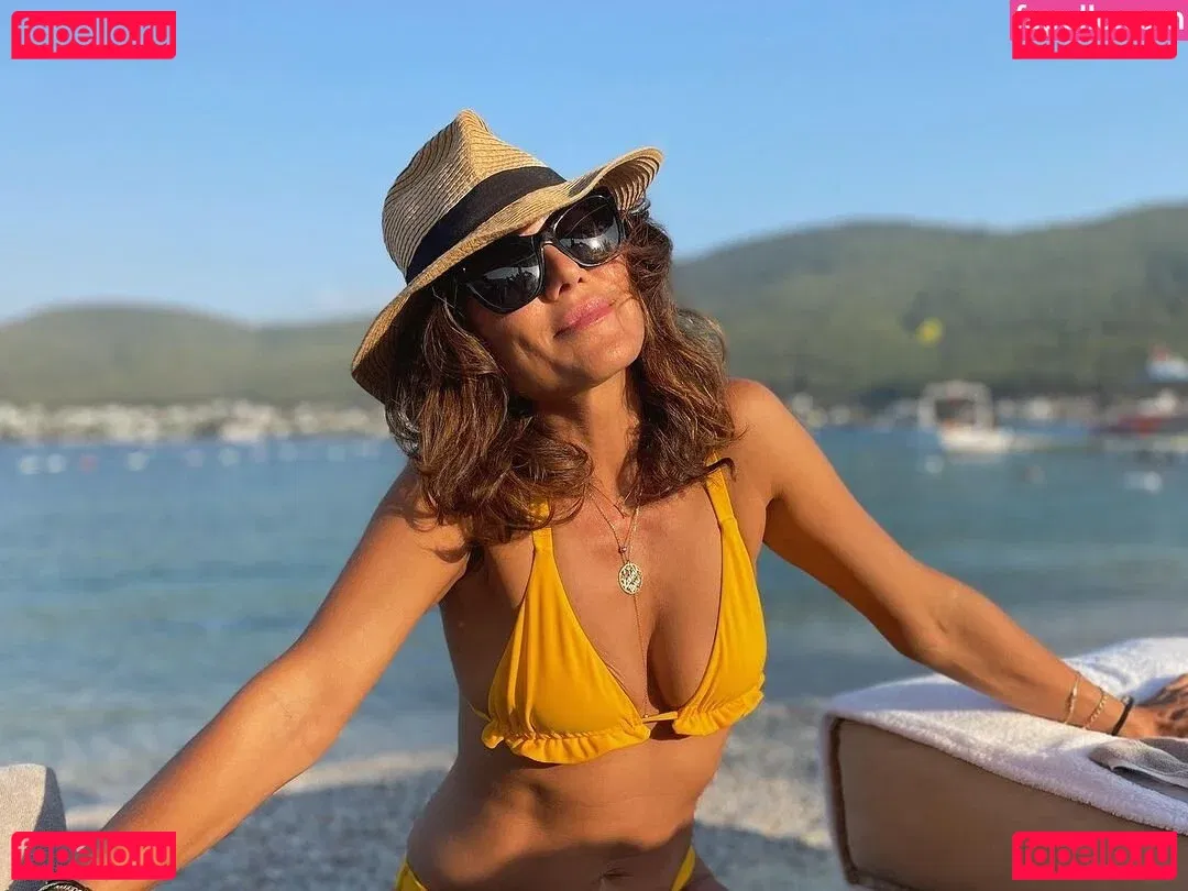 Nazan Eckes Onlyfans Photo Gallery 