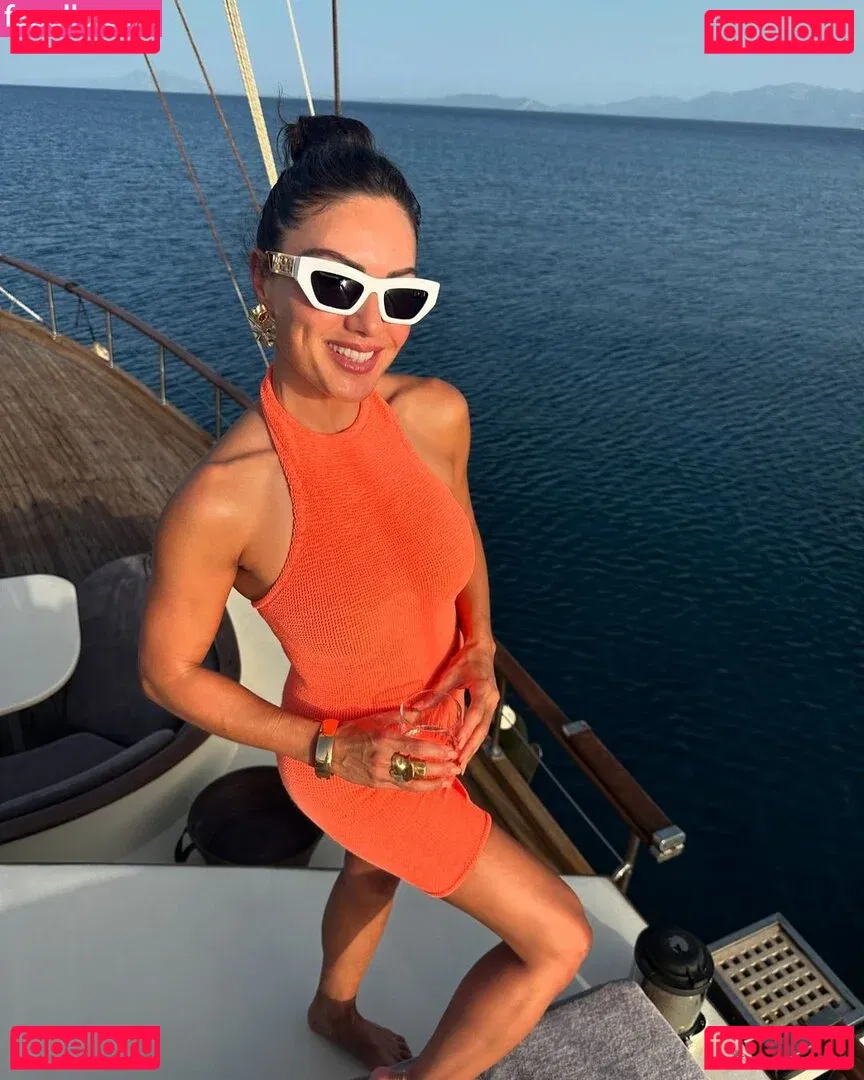 Nazan Eckes Onlyfans Photo Gallery 