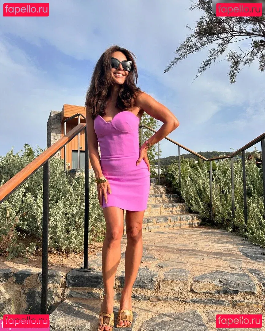 Nazan Eckes Onlyfans Photo Gallery 