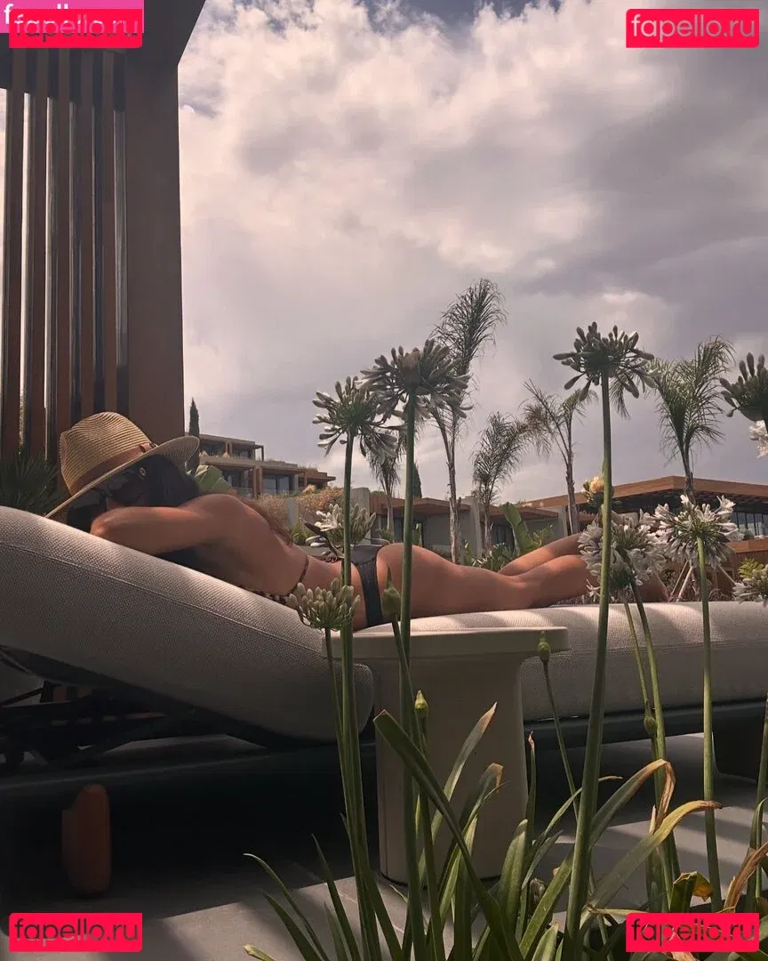 Nazan Eckes Onlyfans Photo Gallery 