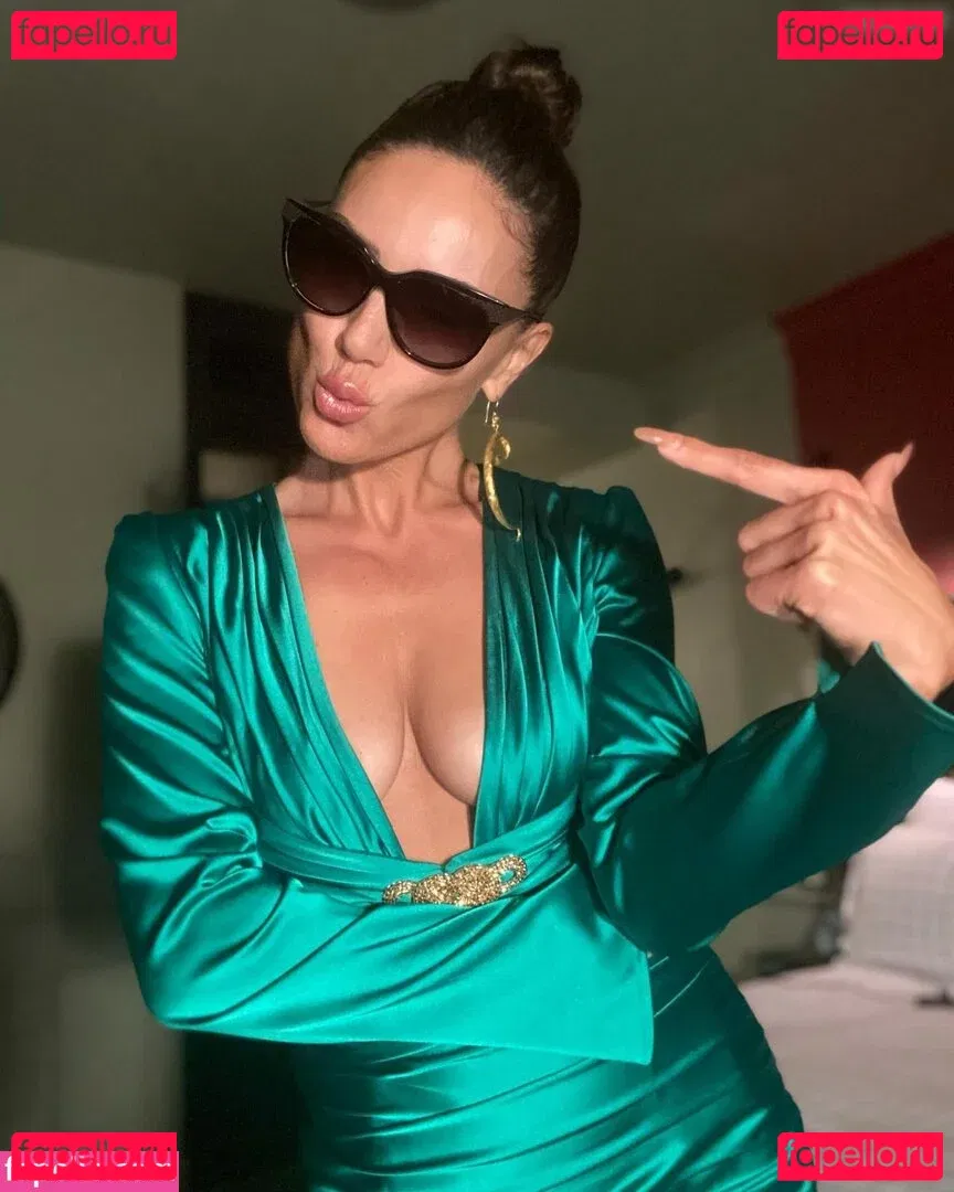 Nazan Eckes Onlyfans Photo Gallery 