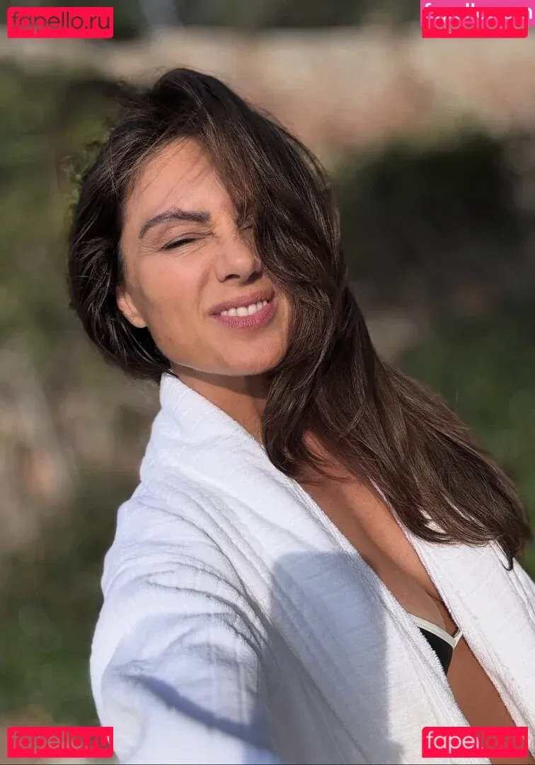 Nazan Eckes Onlyfans Photo Gallery 