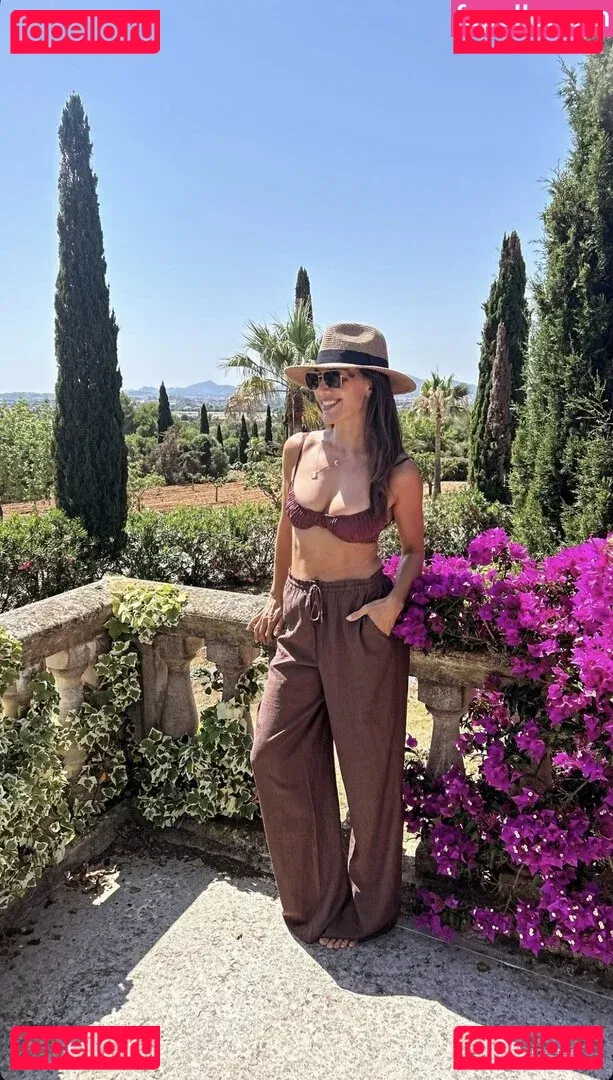 Nazan Eckes Onlyfans Photo Gallery 