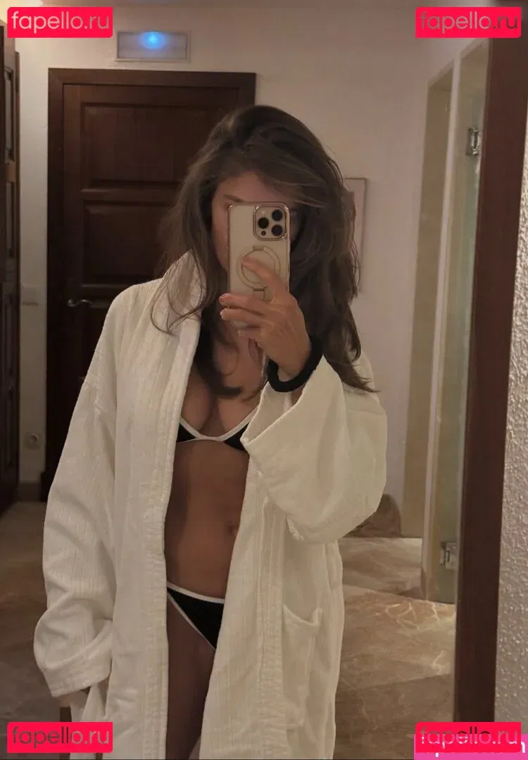 Nazan Eckes Onlyfans Photo Gallery 