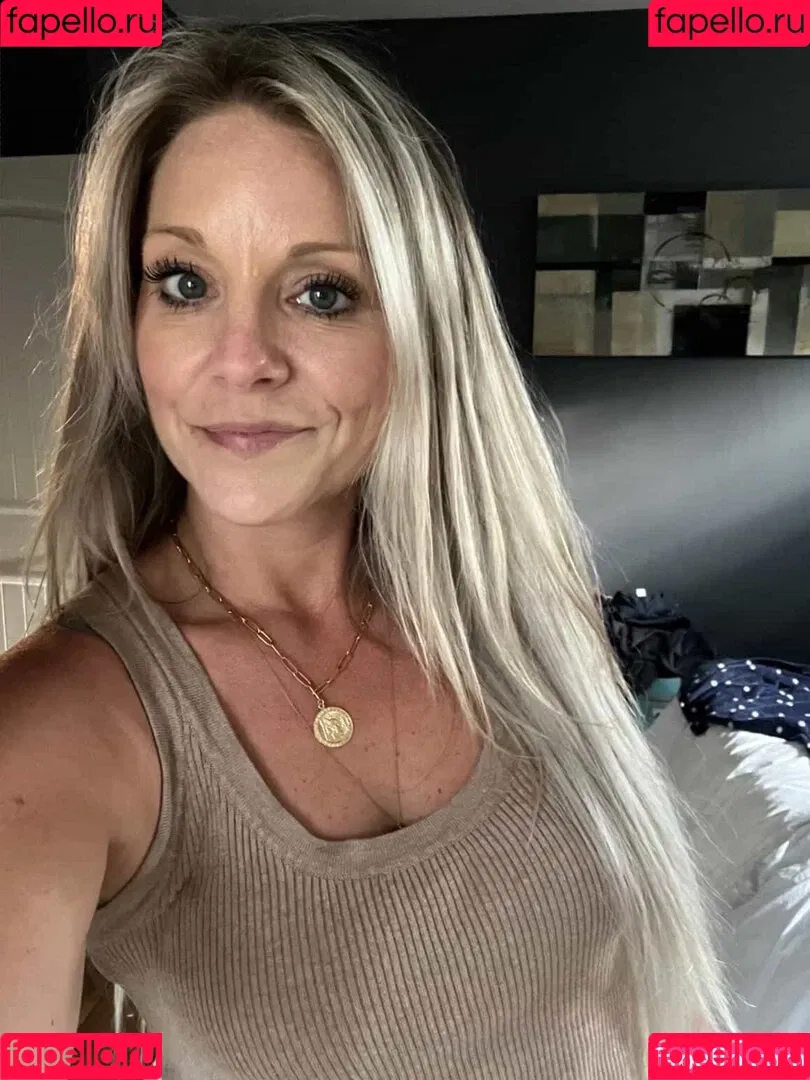Vesper Violet Onlyfans Photo Gallery 