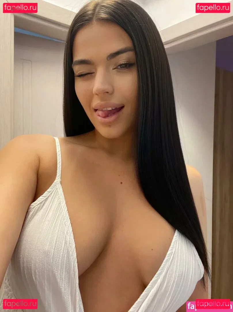 Eva Love Onlyfans Photo Gallery 