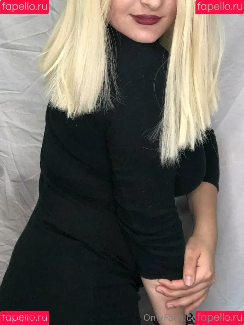 julyranf Onlyfans Photo Gallery 