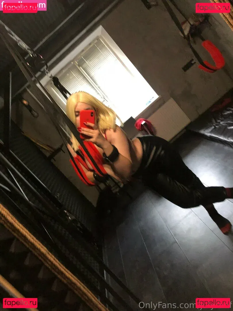 julyranf Onlyfans Photo Gallery 