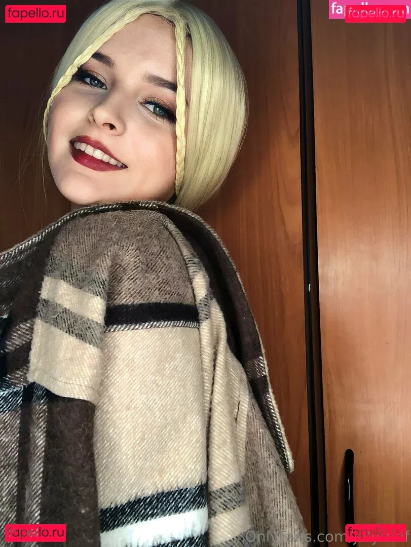 julyranf Onlyfans Photo Gallery 