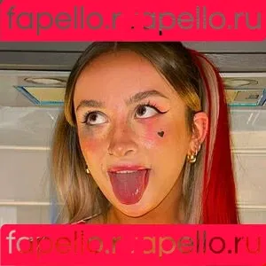 petitelunaxo Onlyfans Photo Gallery 