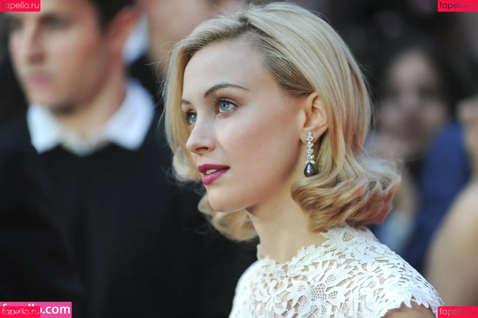 Sarah Gadon Onlyfans Photo Gallery 