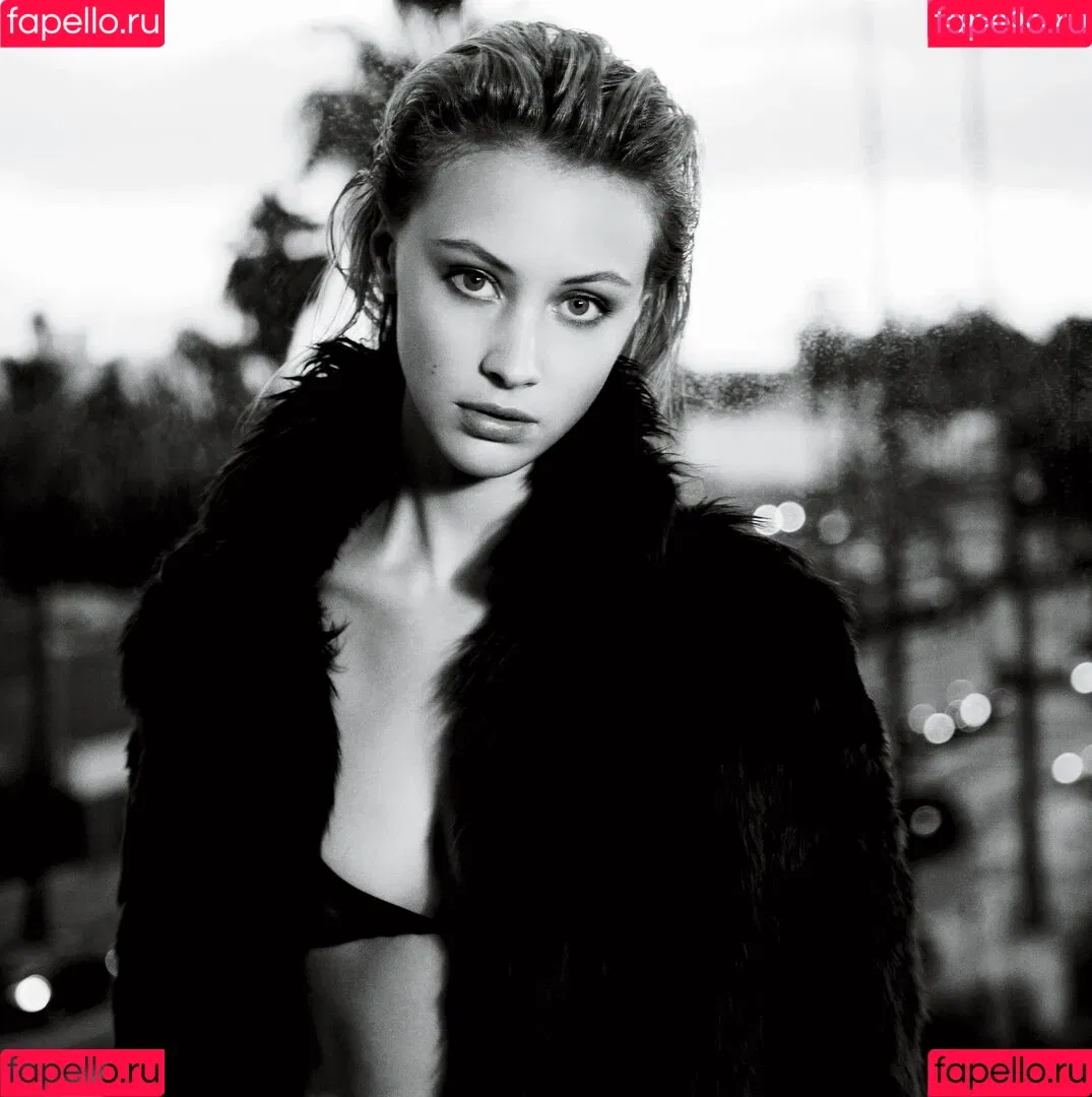 Sarah Gadon Onlyfans Photo Gallery 
