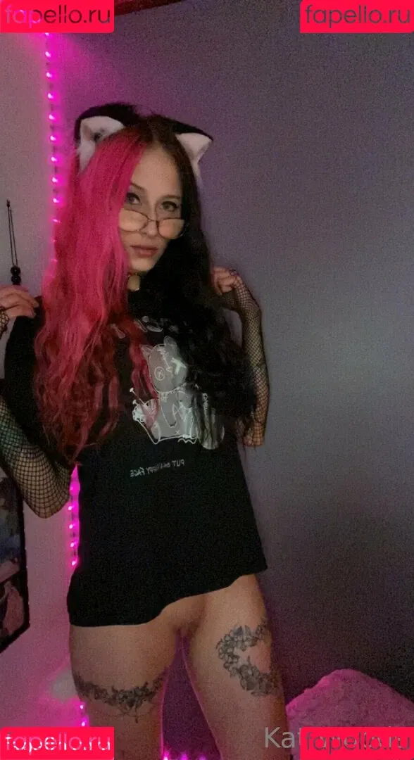 KatWoods Onlyfans Photo Gallery 