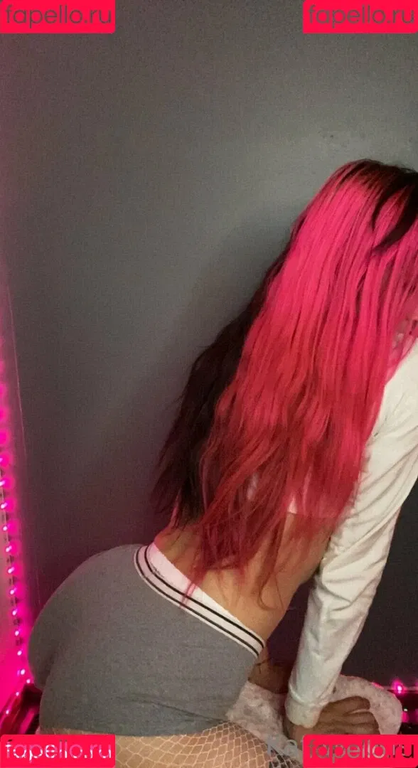 KatWoods Onlyfans Photo Gallery 