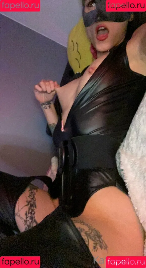 KatWoods Onlyfans Photo Gallery 