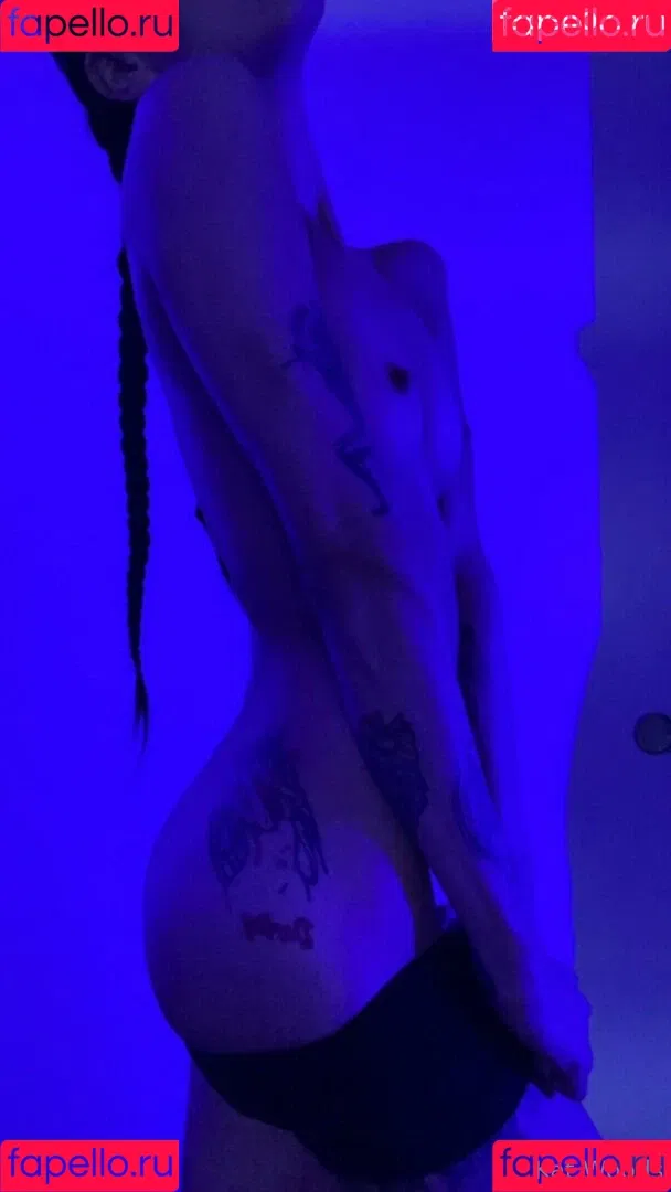 KatWoods Onlyfans Photo Gallery 