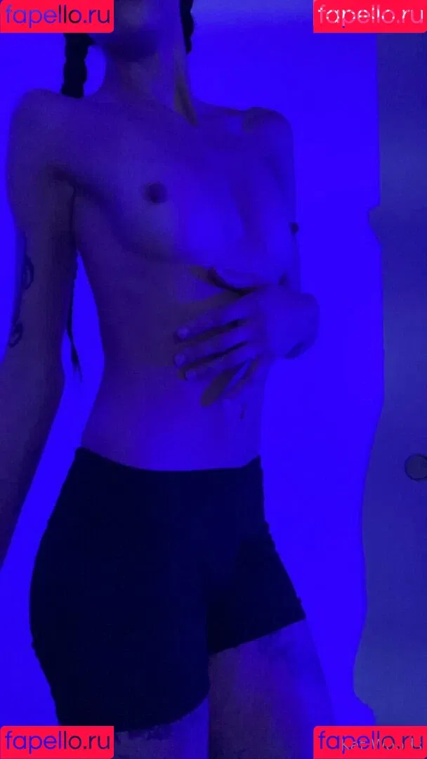 KatWoods Onlyfans Photo Gallery 