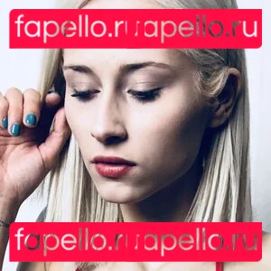 KatWoods Onlyfans Photo Gallery 