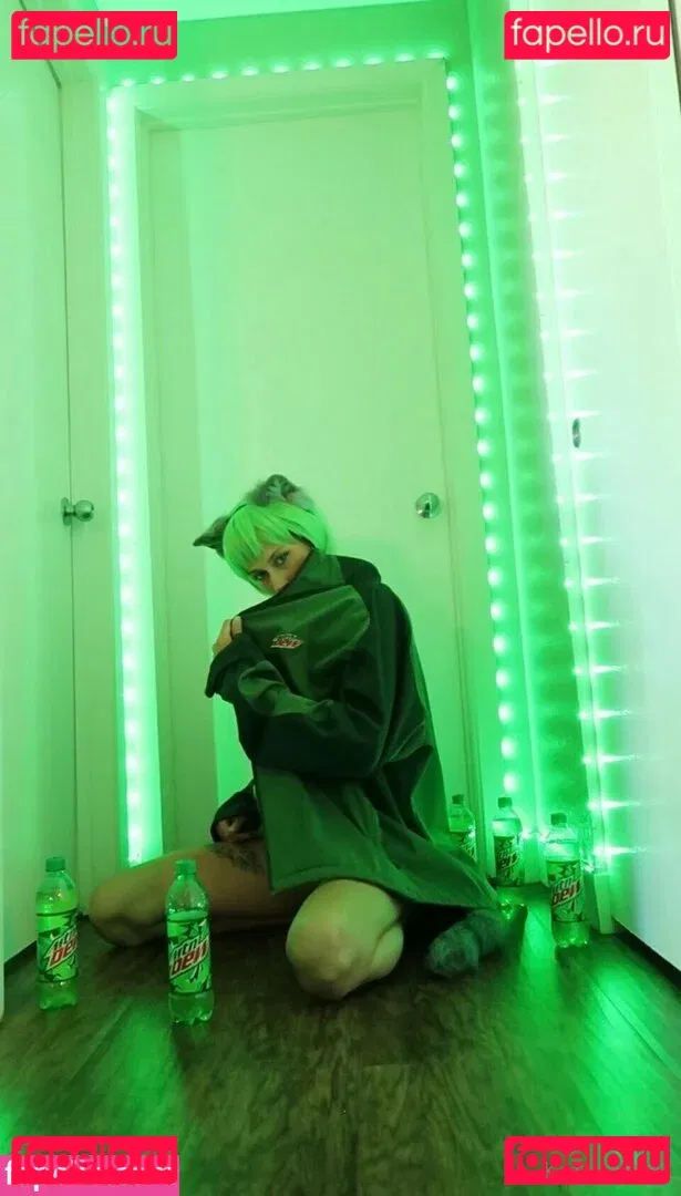 KatWoods Onlyfans Photo Gallery 