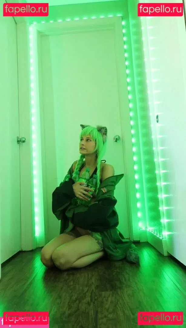 KatWoods Onlyfans Photo Gallery 