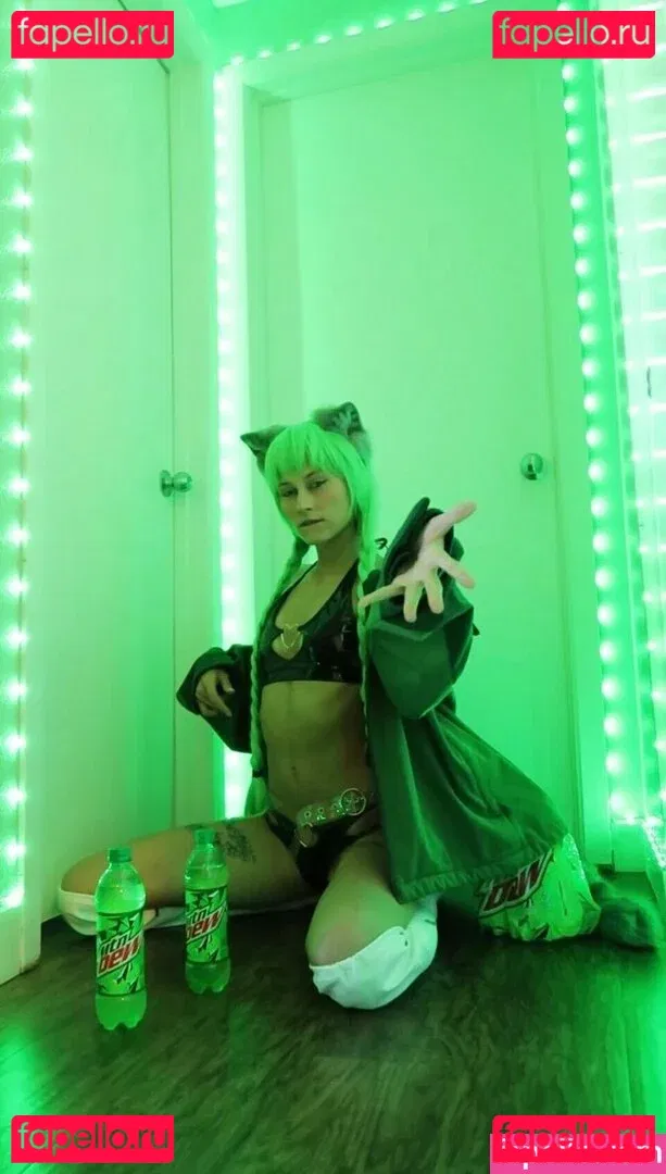 KatWoods Onlyfans Photo Gallery 