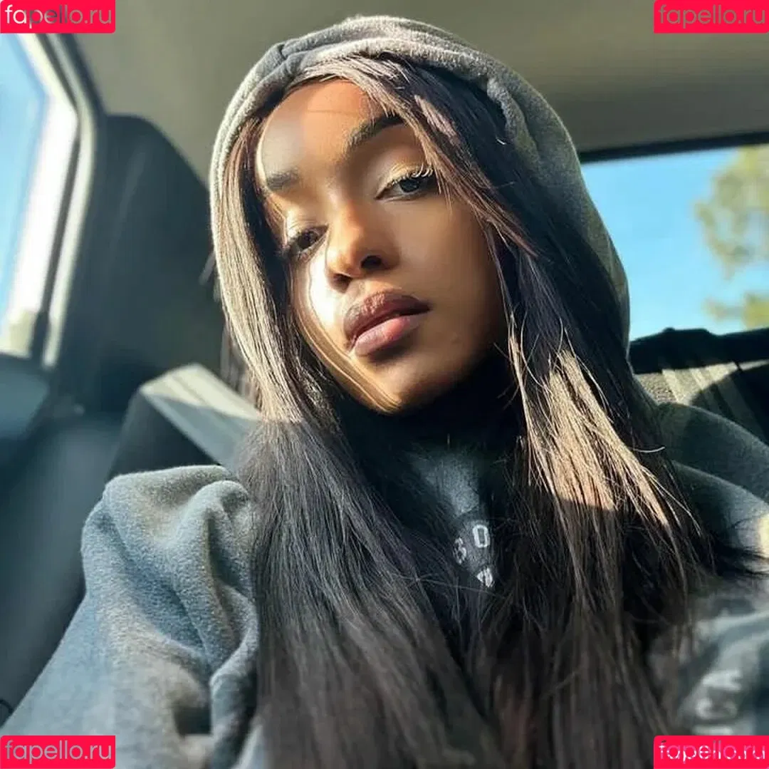 Lily Starfire Onlyfans Photo Gallery 