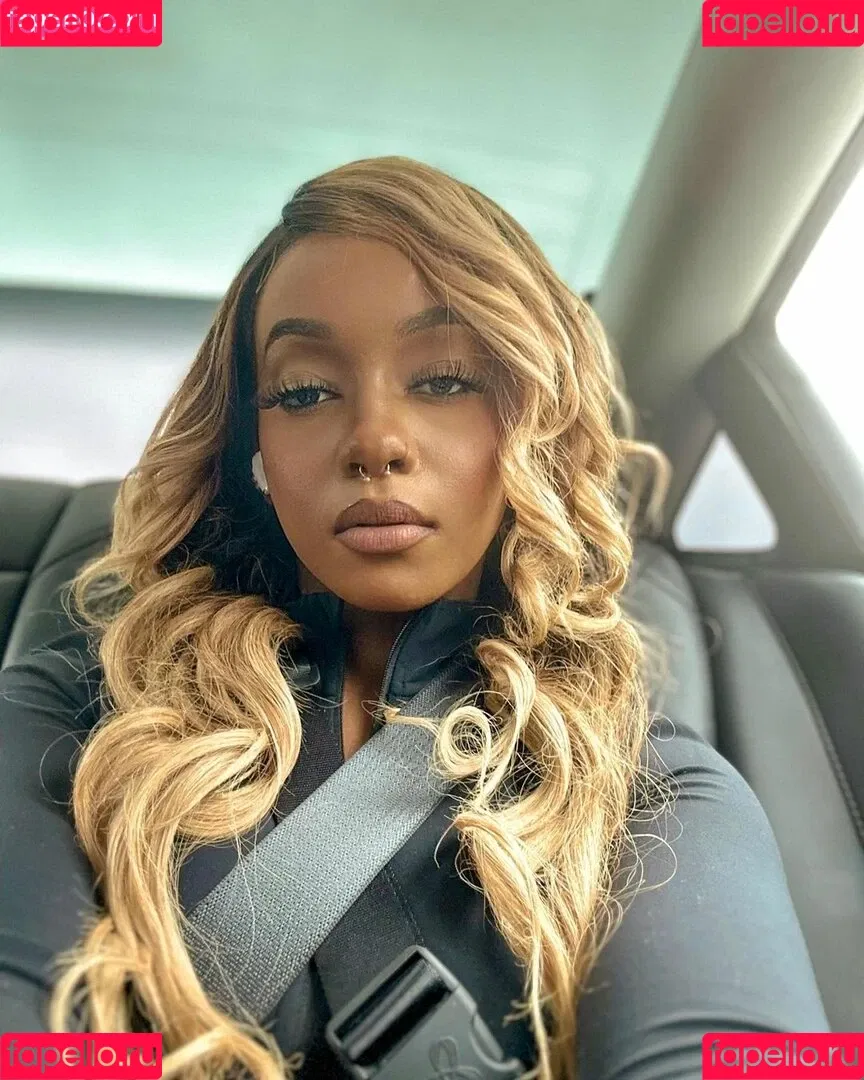 Lily Starfire Onlyfans Photo Gallery 